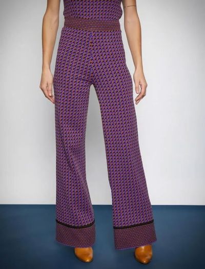 Colorful set of pants and sleeveless blouse